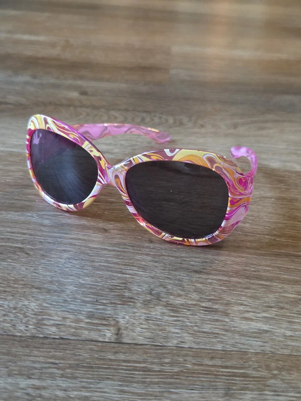 Vintage Y2K 2006 Wizards of Waverly Place Kids Pink Psychedelic Swirl Sunglasses